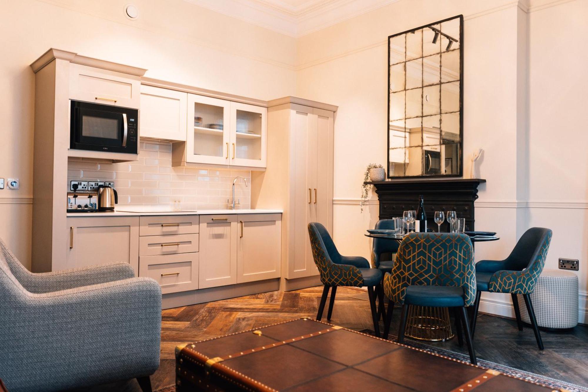 Bank Apartments พอร์ตรัช ภายนอก รูปภาพ